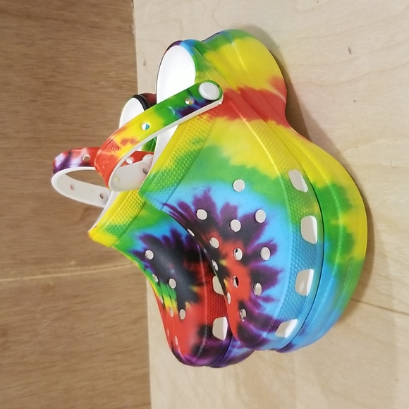 Crocs Tye dye Clogs Women's size 6 - Picture 2 of 10